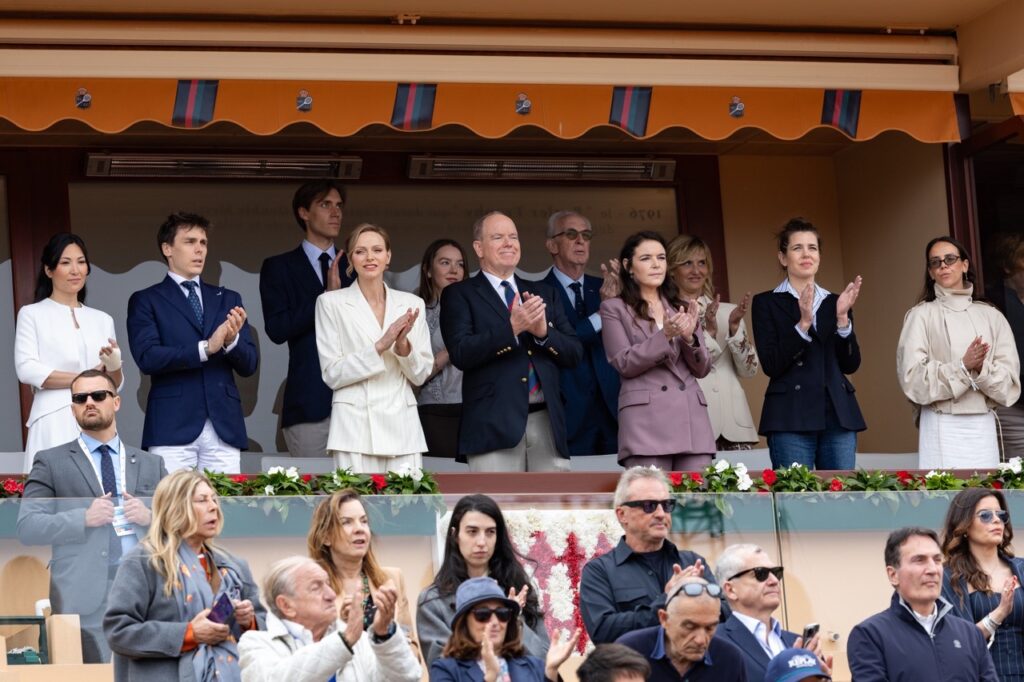 Alongside Prince Albert II, Princess Charlène and Mélanie-Antoinette de Massy, Charlotte Casiraghi, Pauline and Louis Ducruet, Alexandra of Hanover © Communications Department – Manuel Vitali