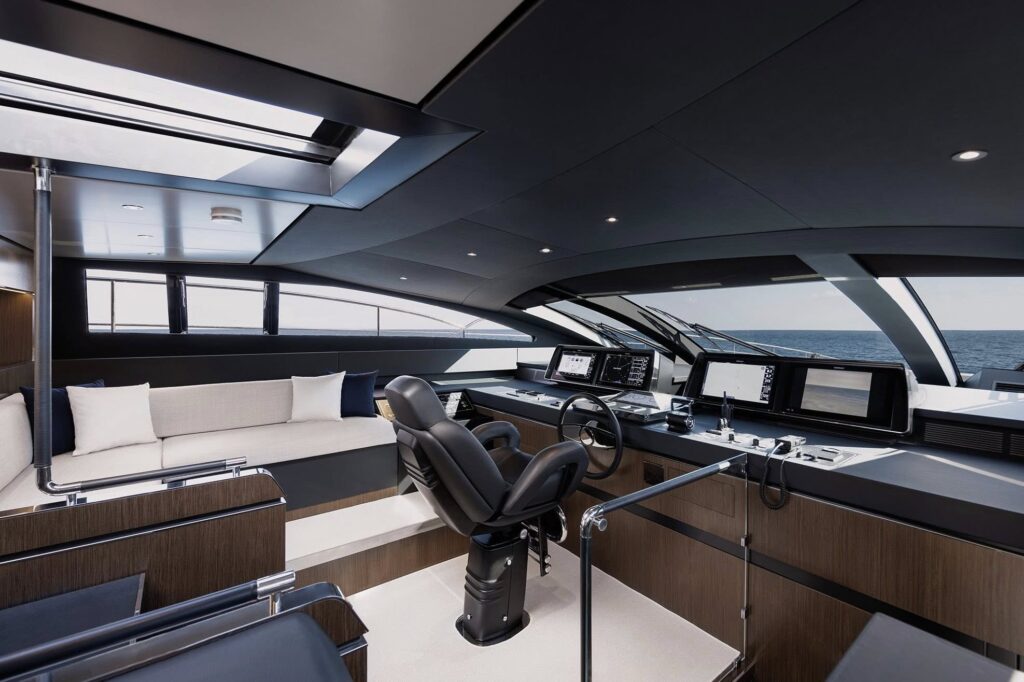 Charles Leclerc Et Alexandra Baptisent Leur Nouveau Superyacht Sedici Charles Leclerc Et Alexandra Baptisent Leur Nouveau Superyacht Sedici