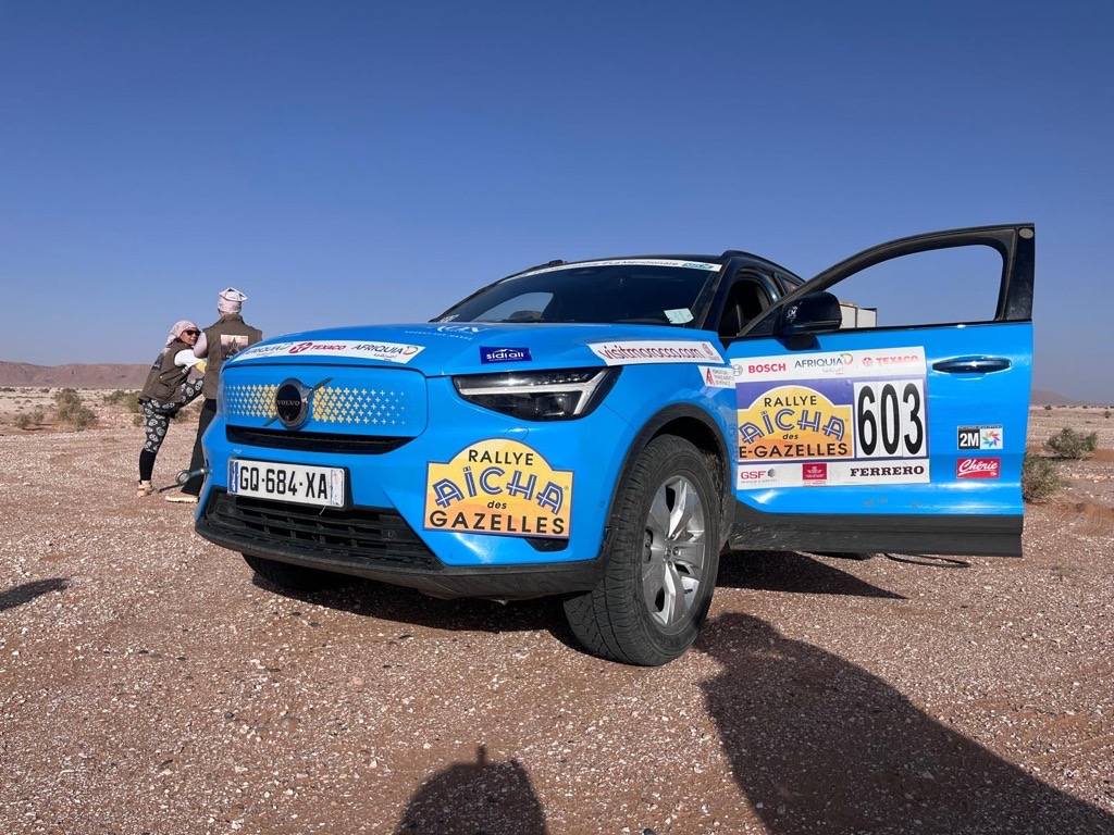 Armelle Médard Lang et Cindy Ribeiro portaient le numéro 603 © Gazelles Aventures