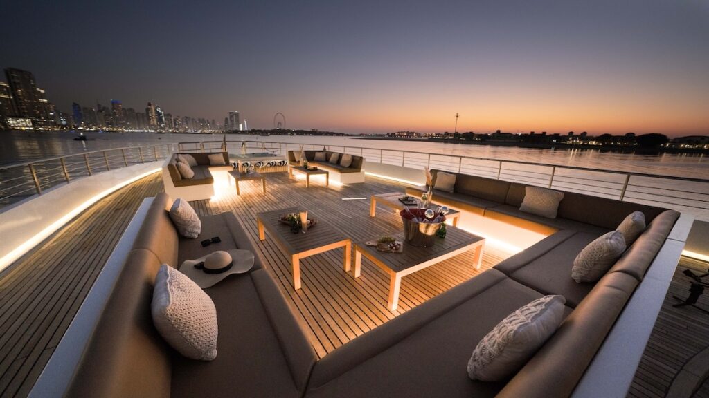 balthazar-yachting-sundeck