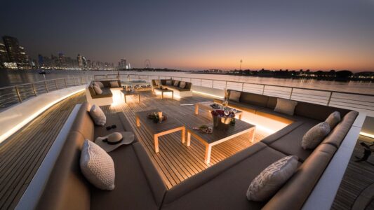 balthazar-yachting-sundeck